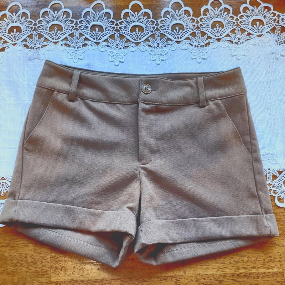 Tobi Tan Dress Shorts
